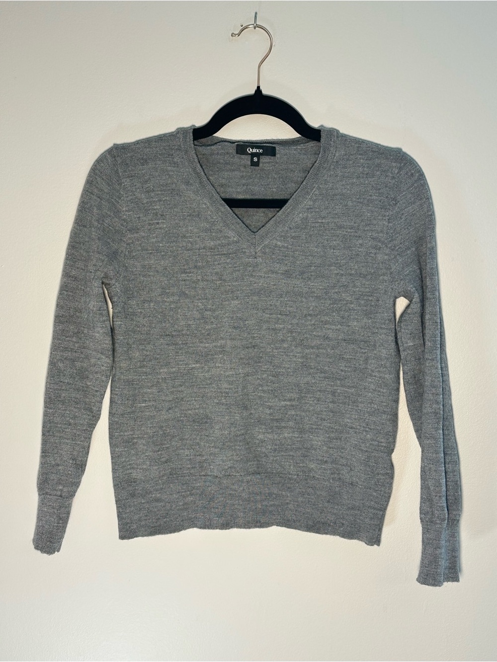 Quince 100% Merino Wool Gray V-Neck Sweater Small
